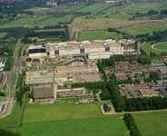 805887 Luchtfoto van het Academisch Ziekenhuis Utrecht (A.Z.U., Heidelberglaan 100) in het universiteitscentrum De ...